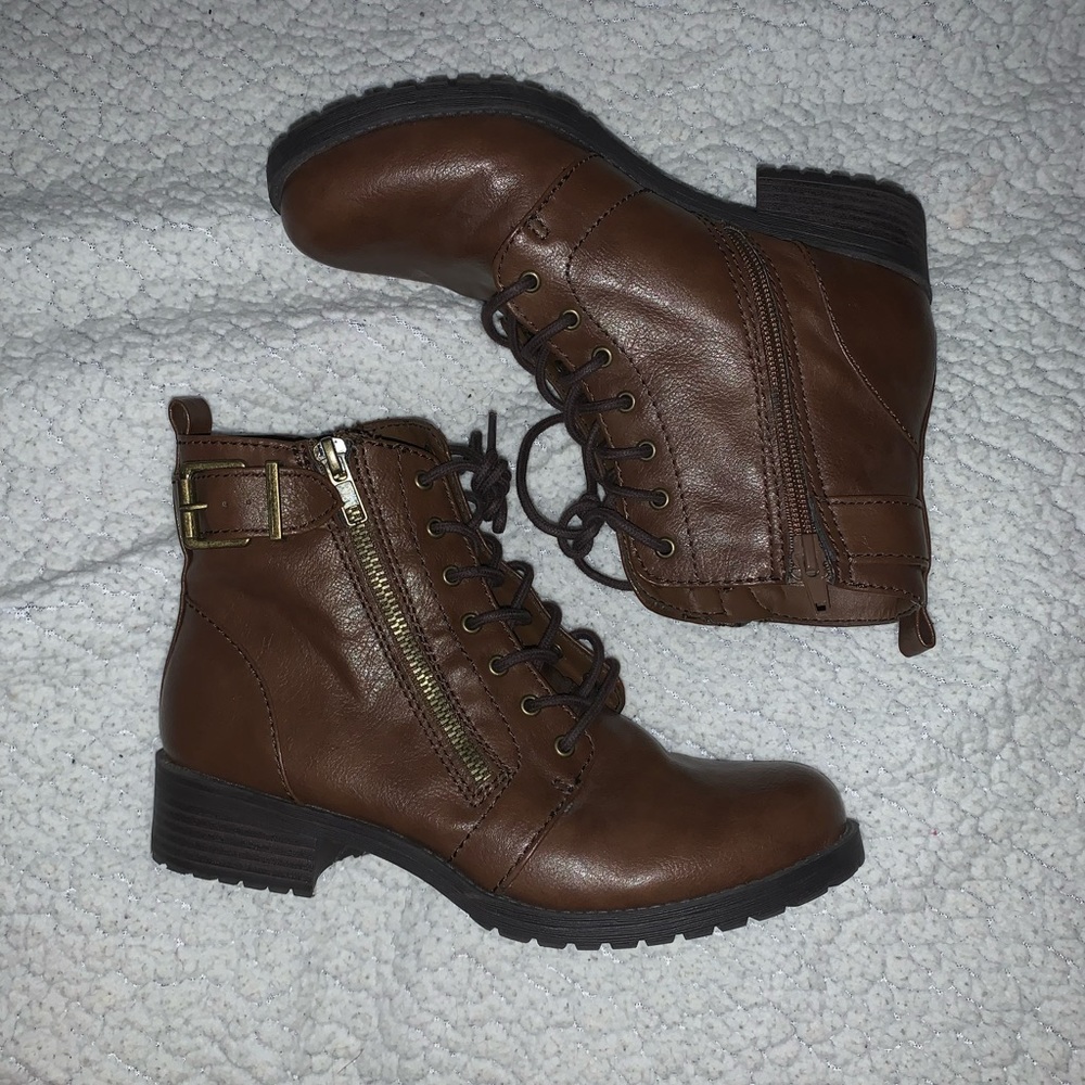 Report Brown Boots